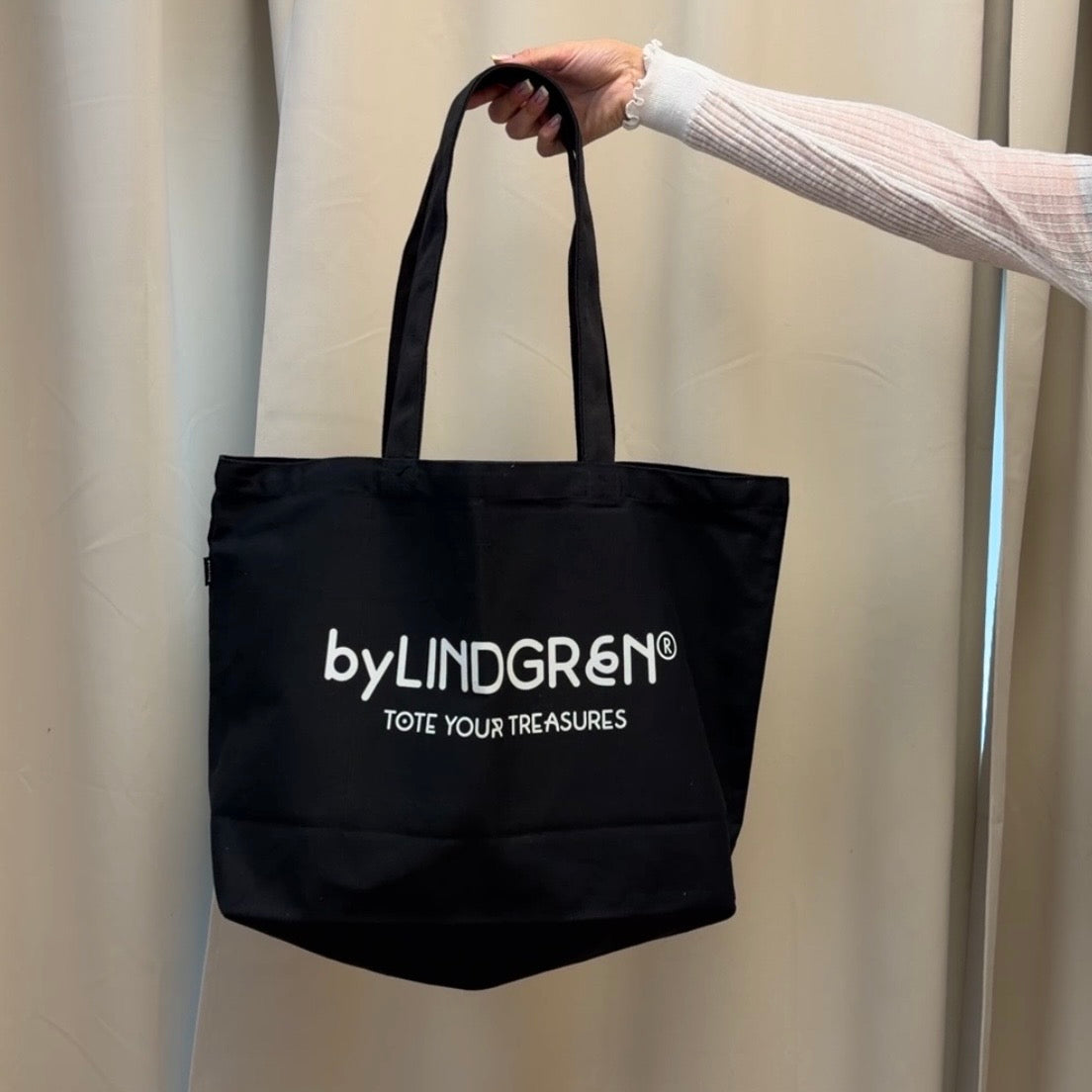 The Everyday Tote - Black With White