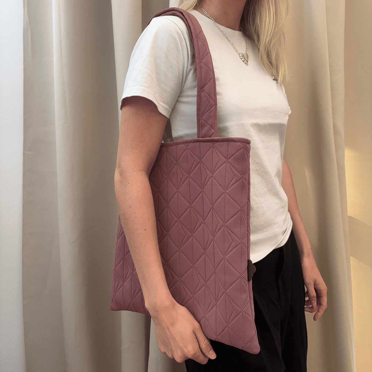 Shopping Net - Dark Rose