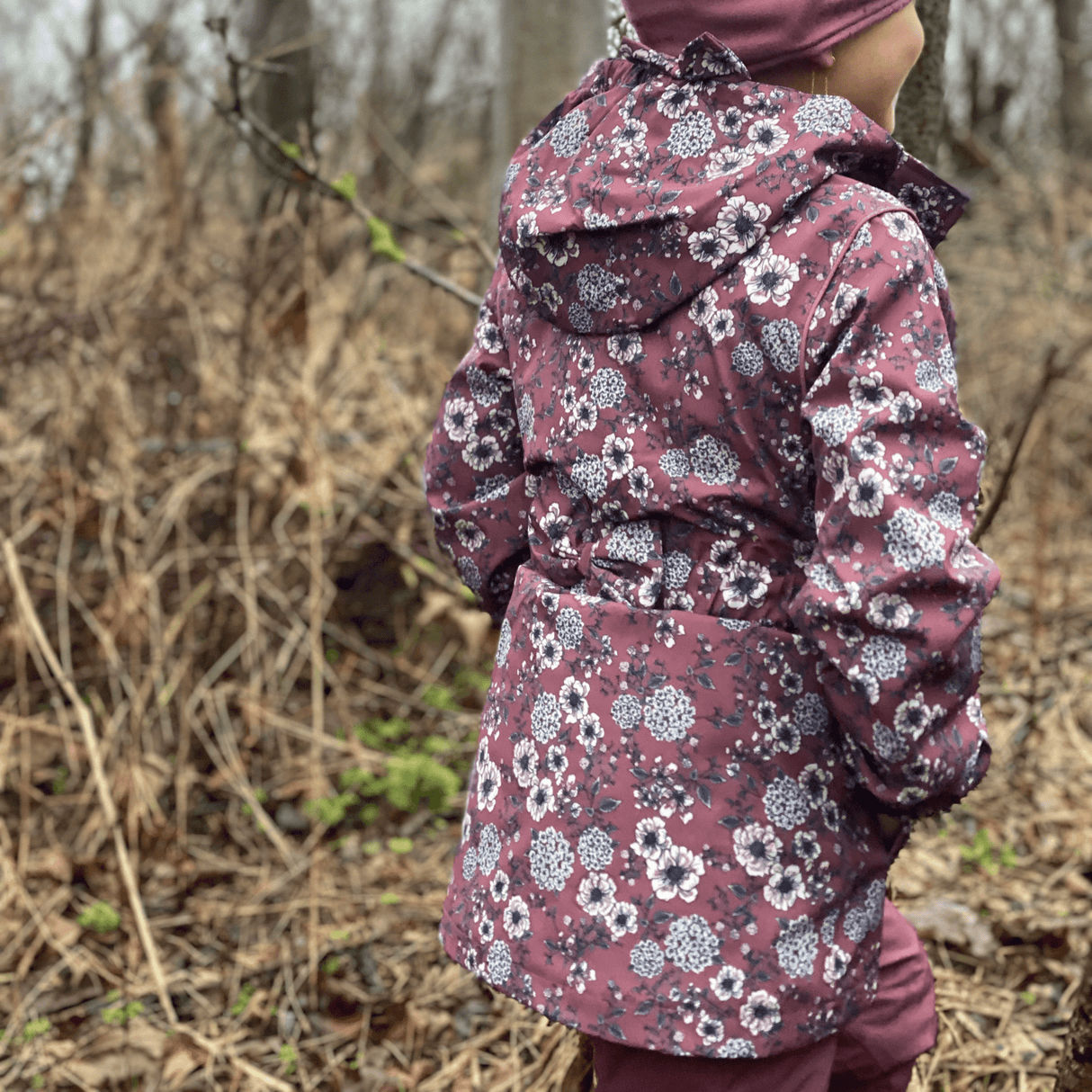 Lille Rigmor Forårs - og Regnjakke - Winter Rose Hortensia AOP
