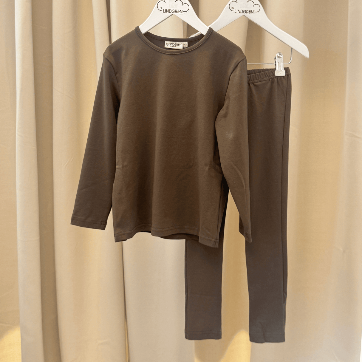 Noah Nattøj - Old Brown