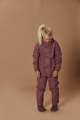 Gunhild PU Fleece Regnsæt m/Selebukser - Dark Blush AOP